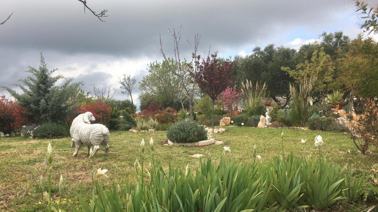 16 Trulli E Giardini Apartment