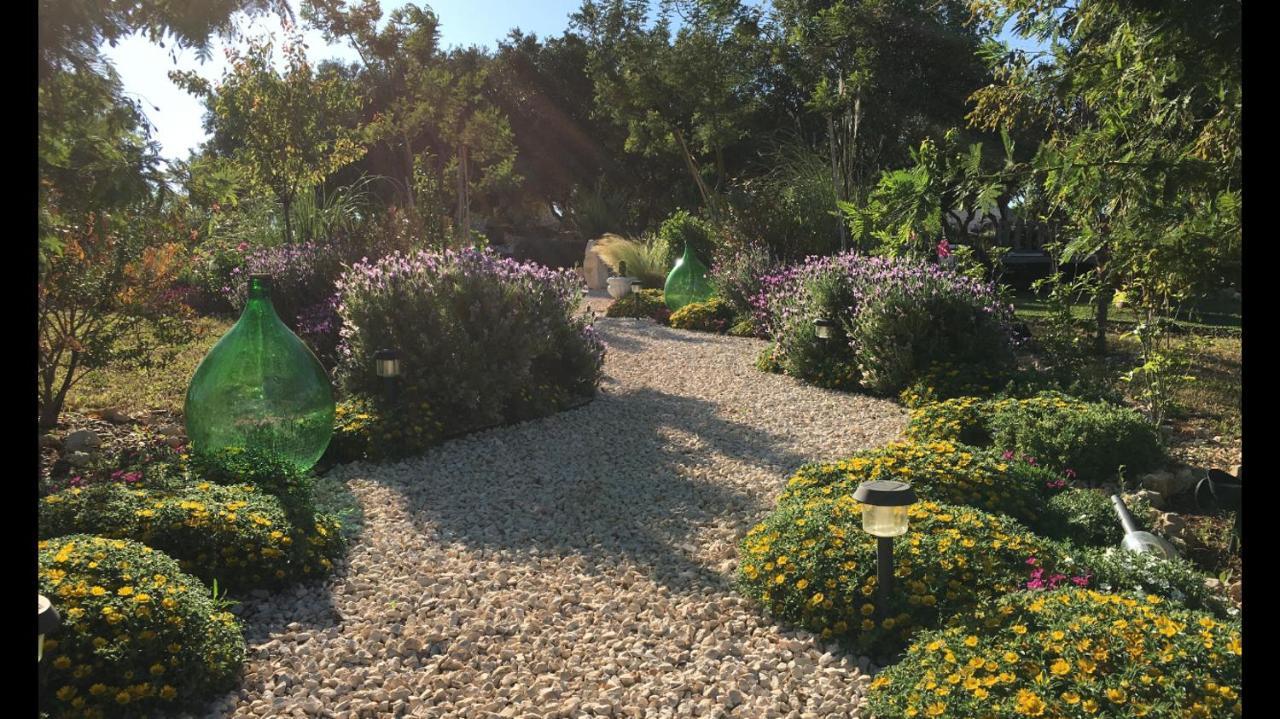 16 Trulli E Giardini *